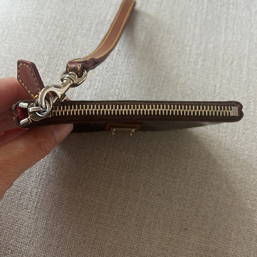 Vintage Dooney & Bourke Black Kirby Patent Coin Purse Wristlet - Picture 4 of 6